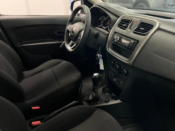 Renault Logan II Рестайлинг с пробегом 2021 года, цена 940 000 рублей, 67450 км, седан, Автокод Объявления
