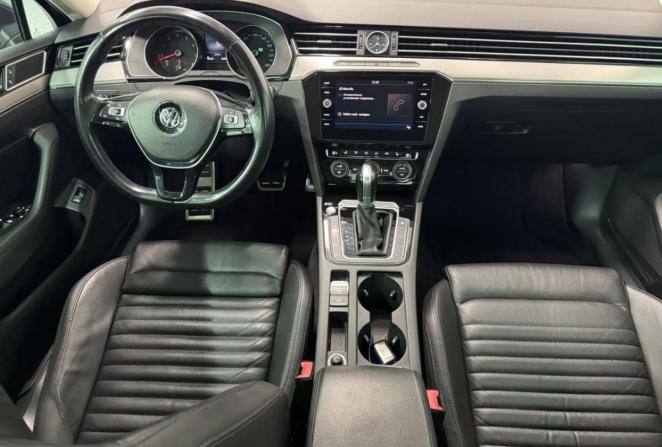 Volkswagen Passat B8 с пробегом 2017 года, цена 2 480 000 рублей, 95107 км, седан, Автокод Объявления