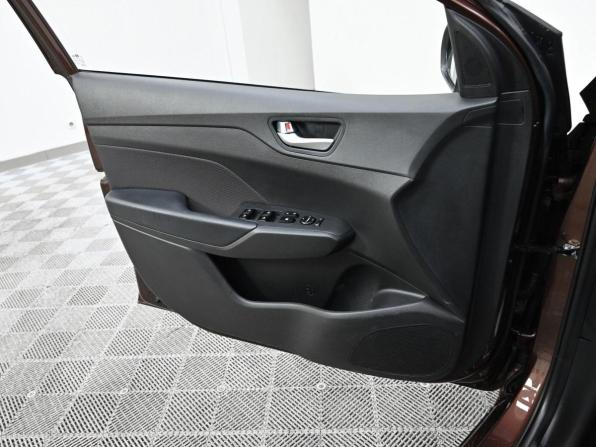 Hyundai Solaris II Рестайлинг с пробегом 2021 года, цена 859 000 рублей, 52000 км, седан, Автокод Объявления