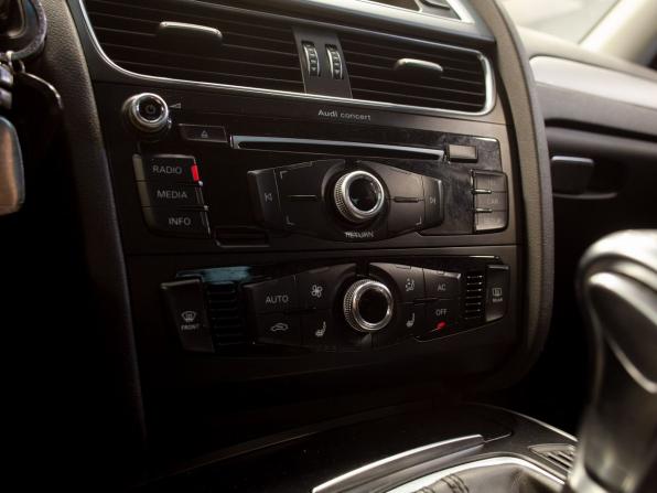 Audi A4 IV (B8) Рестайлинг с пробегом 2013 года, цена 1 095 000 рублей, 263256 км, седан, Автокод Объявления