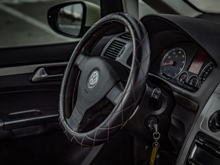 Volkswagen Touran I Рестайлинг Тюмень  - изображение 18