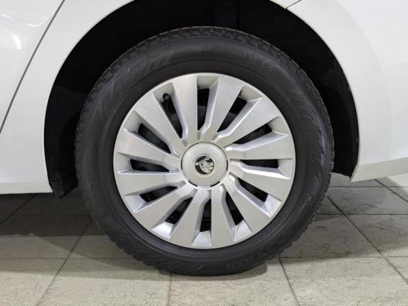 Skoda Octavia IV (A8) с пробегом 2021 года, цена 2 425 000 рублей, 76127 км, лифтбек, Автокод Объявления