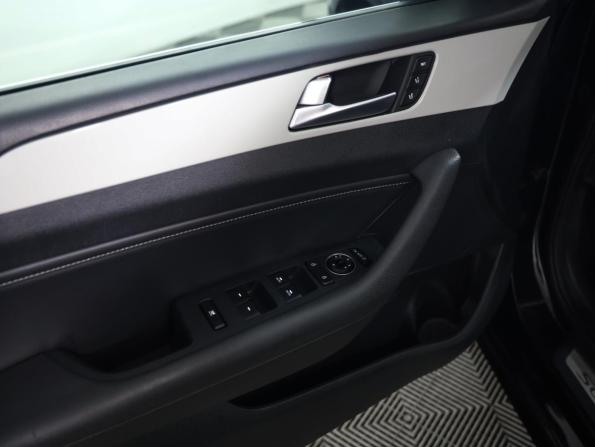 Hyundai Sonata VII (LF) Рестайлинг с пробегом 2018 года, цена 1 929 000 рублей, 98969 км, седан, Автокод Объявления