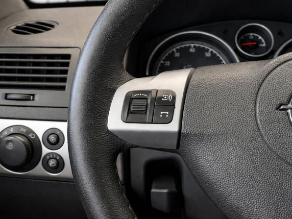 Opel Astra H Рестайлинг с пробегом 2012 года, цена 720 000 рублей, 87009 км, седан, Автокод Объявления
