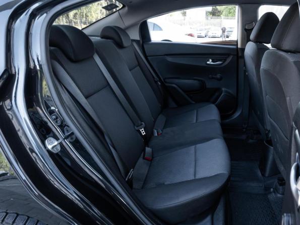 Kia Rio IV Рестайлинг с пробегом 2021 года, цена 1 590 000 рублей, 68027 км, седан, Автокод Объявления