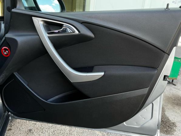 Opel Astra J с пробегом 2010 года, цена 740 500 рублей, 166089 км, хэтчбек, Автокод Объявления