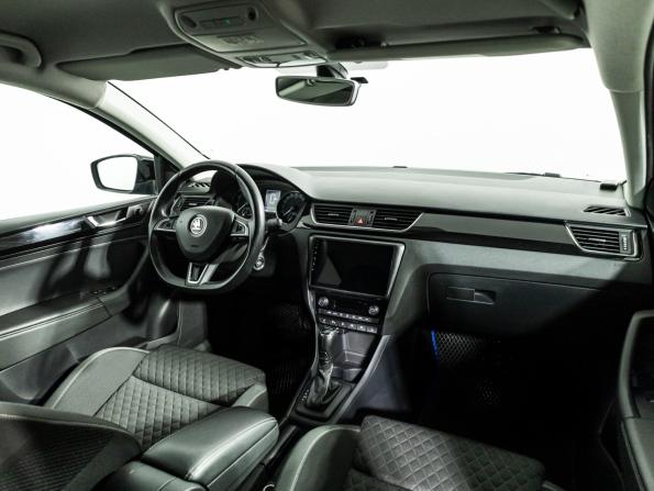 Skoda Rapid I Рестайлинг с пробегом 2017 года, цена 1 349 900 рублей, 49924 км, лифтбек, Автокод Объявления