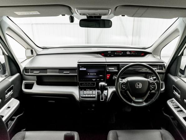 Honda Stepwgn V Рестайлинг с пробегом 2019 года, цена 2 275 000 рублей, 103587 км, минивэн, Автокод Объявления
