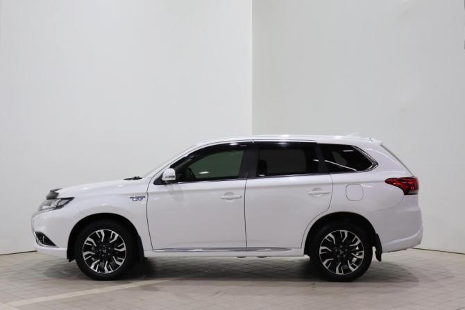 Mitsubishi Outlander III Рестайлинг 2 с пробегом 2017 года, цена 2 130 000 рублей, 123527 км, внедорожник, Автокод Объявления