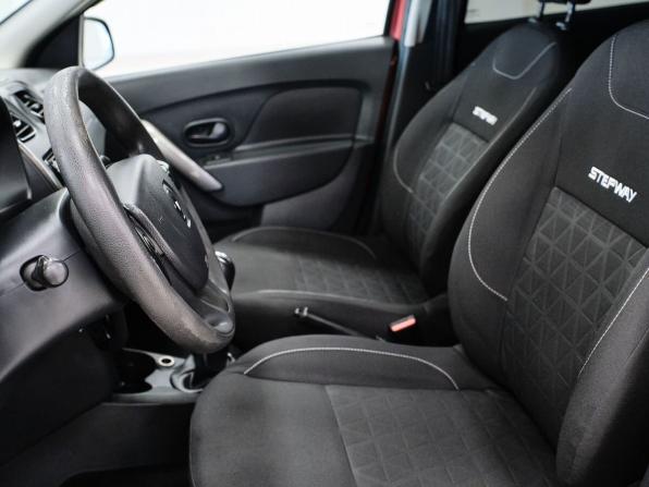 Renault Sandero II с пробегом 2015 года, цена 974 000 рублей, 68292 км, хэтчбек, Автокод Объявления