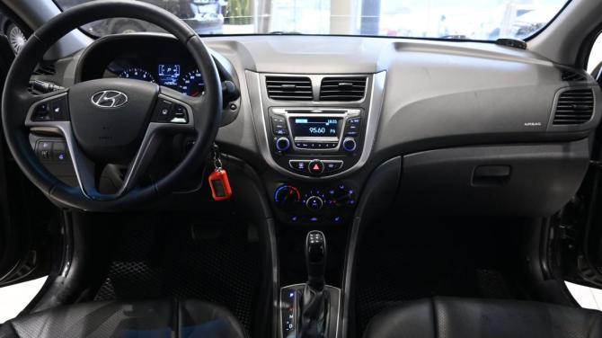 Hyundai Solaris I Рестайлинг с пробегом 2015 года, цена 1 080 000 рублей, 142572 км, седан, Автокод Объявления