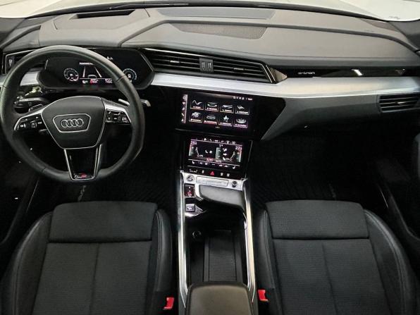 Audi e-tron Sportback I с пробегом 2022 года, цена 4 999 000 рублей, 26000 км, внедорожник, Автокод Объявления