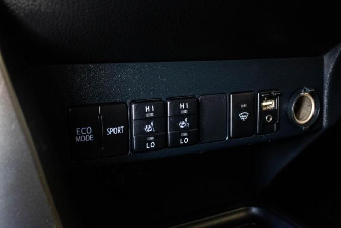 Toyota RAV4 IV (XA40) с пробегом 2014 года, цена 2 399 000 рублей, 136025 км, внедорожник, Автокод Объявления