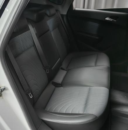 Opel Astra J Рестайлинг с пробегом 2013 года, цена 585 000 рублей, 298000 км, седан, Автокод Объявления