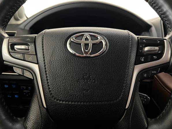 Toyota Land Cruiser 200 Series Рестайлинг 2 с пробегом 2015 года, цена 4 870 000 рублей, 252565 км, внедорожник, Автокод Объявления