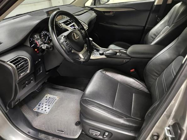 Lexus NX I с пробегом 2015 года, цена 2 350 000 рублей, 196253 км, внедорожник, Автокод Объявления