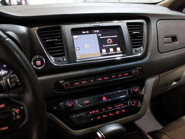 Kia Carnival III с пробегом 2017 года, цена 2 269 000 рублей, 180000 км, минивэн, Автокод Объявления
