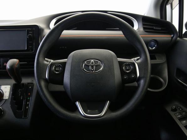 Toyota Sienta II с пробегом 2015 года, цена 1 250 000 рублей, 160050 км, компактвэн, Автокод Объявления