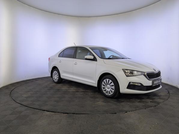 Skoda Rapid II с пробегом 2022 года, цена 1 600 000 рублей, 93487 км, лифтбек, Автокод Объявления