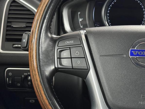 Volvo XC60 I Рестайлинг с пробегом 2015 года, цена 2 300 000 рублей, 138000 км, внедорожник, Автокод Объявления