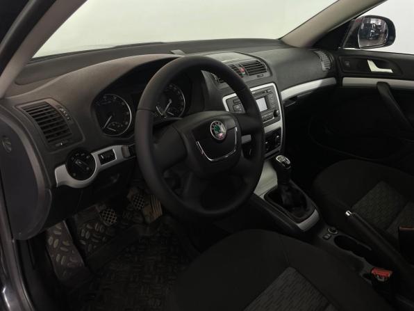 Skoda Octavia II (A5) Рестайлинг с пробегом 2011 года, цена 699 000 рублей, 184336 км, лифтбек, Автокод Объявления