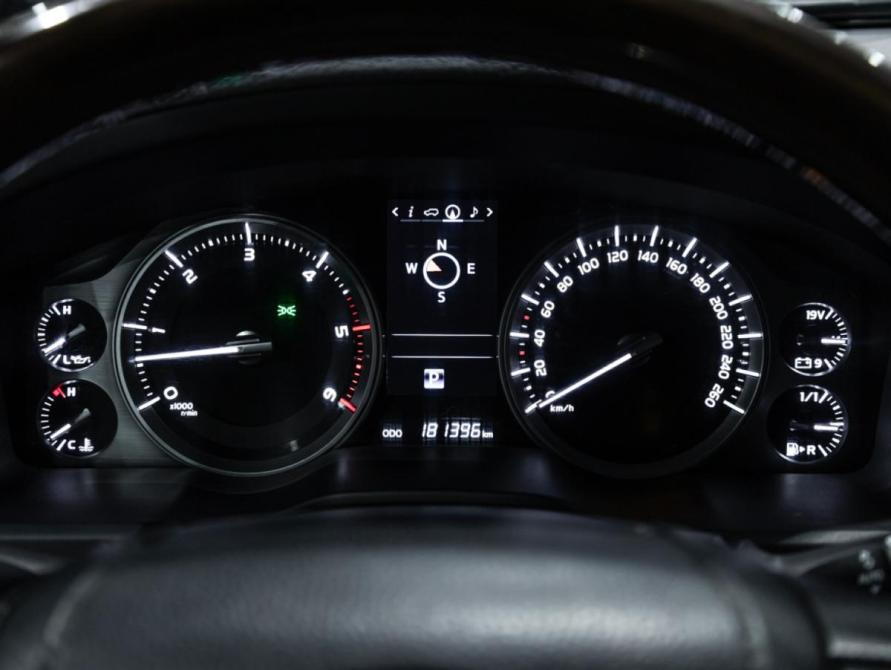 Toyota Land Cruiser 200 Series Рестайлинг 2 Санкт-Петербург  - изображение 12