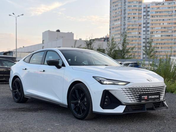 Changan UNI-V I с пробегом 2023 года, цена 2 095 000 рублей, 66000 км, лифтбек, Автокод Объявления