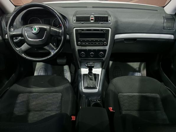 Skoda Octavia II (A5) Рестайлинг с пробегом 2013 года, цена 1 070 000 рублей, 196788 км, лифтбек, Автокод Объявления