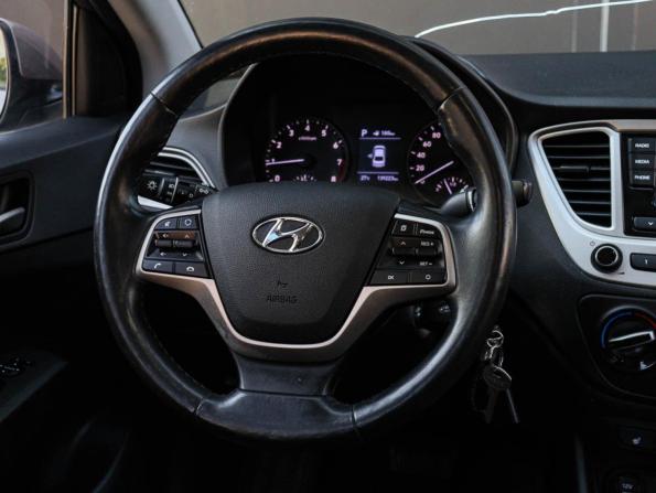 Hyundai Solaris II с пробегом 2019 года, цена 1 095 000 рублей, 139180 км, седан, Автокод Объявления