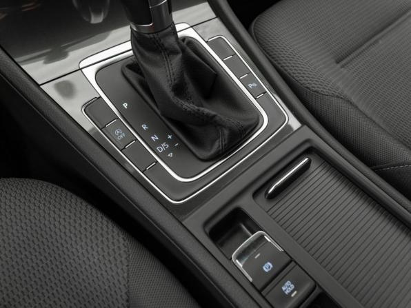 Volkswagen Golf VII Рестайлинг с пробегом 2018 года, цена 1 980 000 рублей, 109293 км, хэтчбек, Автокод Объявления