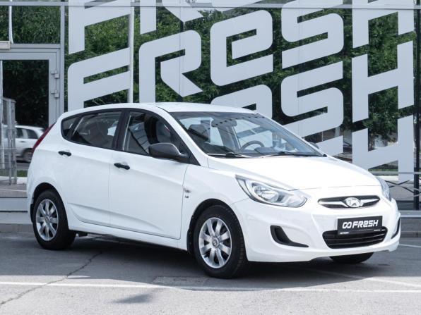 Hyundai Solaris I с пробегом 2013 года, цена 980 000 рублей, 108380 км, хэтчбек, Автокод Объявления