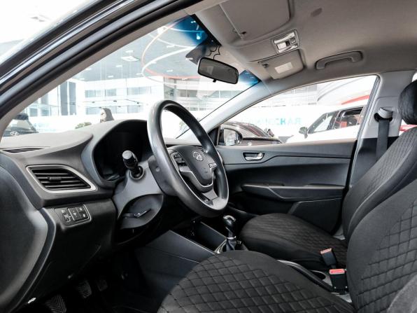 Hyundai Solaris II с пробегом 2017 года, цена 1 099 000 рублей, 101950 км, седан, Автокод Объявления