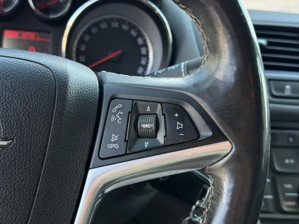 Opel Mokka I с пробегом 2013 года, цена 910 000 рублей, 210000 км, внедорожник, Автокод Объявления
