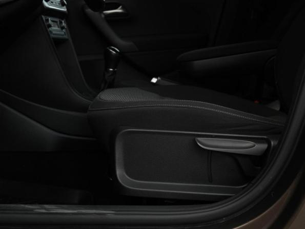 Volkswagen Polo V Рестайлинг с пробегом 2015 года, цена 1 229 000 рублей, 77236 км, седан, Автокод Объявления