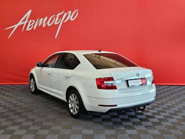 Skoda Octavia III (A7) Рестайлинг с пробегом 2017 года, цена 1 339 000 рублей, 189405 км, лифтбек, Автокод Объявления