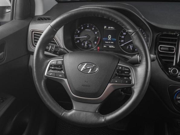 Hyundai Solaris II Рестайлинг с пробегом 2022 года, цена 1 719 000 рублей, 58275 км, седан, Автокод Объявления