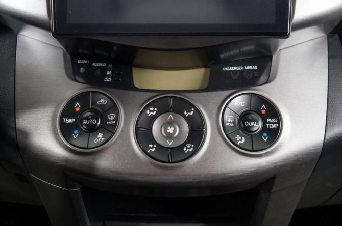Toyota RAV4 III (XA30) Рестайлинг с пробегом 2011 года, цена 1 619 000 рублей, 179000 км, внедорожник, Автокод Объявления