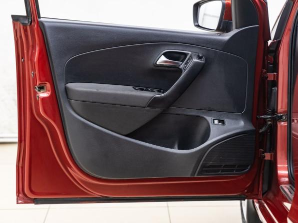 Volkswagen Polo V с пробегом 2011 года, цена 638 000 рублей, 178571 км, седан, Автокод Объявления