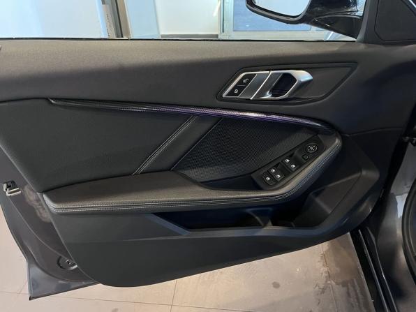 BMW 1 серии III (F40) с пробегом 2019 года, цена 2 420 000 рублей, 98719 км, хэтчбек, Автокод Объявления