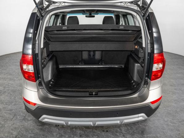 Skoda Yeti I Рестайлинг с пробегом 2017 года, цена 1 250 000 рублей, 241800 км, внедорожник, Автокод Объявления