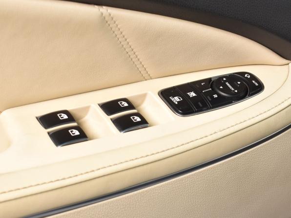 Hyundai Equus II Рестайлинг с пробегом 2016 года, цена 1 564 997 рублей, 125245 км, седан, Автокод Объявления