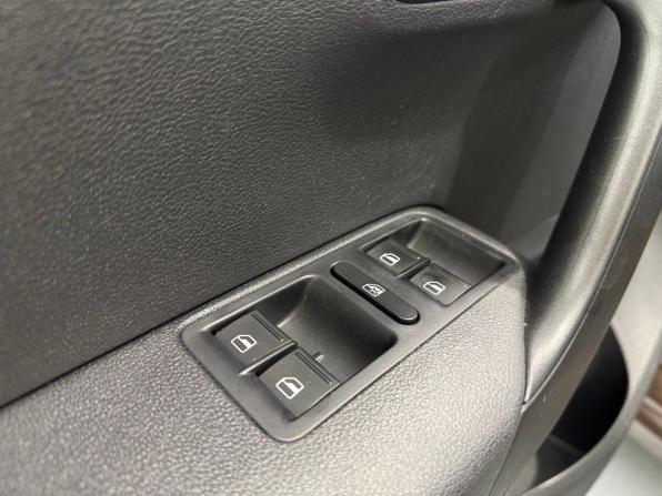 Volkswagen Polo V Рестайлинг с пробегом 2016 года, цена 1 100 000 рублей, 136084 км, седан, Автокод Объявления