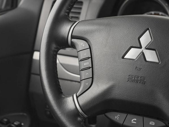 Mitsubishi Pajero IV Рестайлинг 2 с пробегом 2019 года, цена 3 425 000 рублей, 133900 км, внедорожник, Автокод Объявления