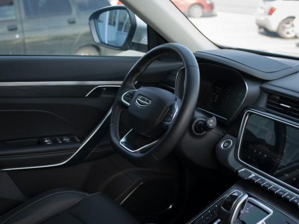 Geely Atlas Pro с пробегом 2023 года, цена 2 100 000 рублей, 39375 км, внедорожник, Автокод Объявления