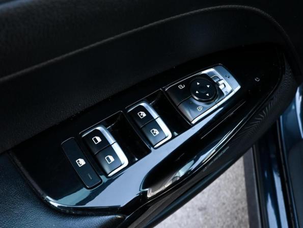 Kia K5 III с пробегом 2021 года, цена 2 449 000 рублей, 106433 км, седан, Автокод Объявления