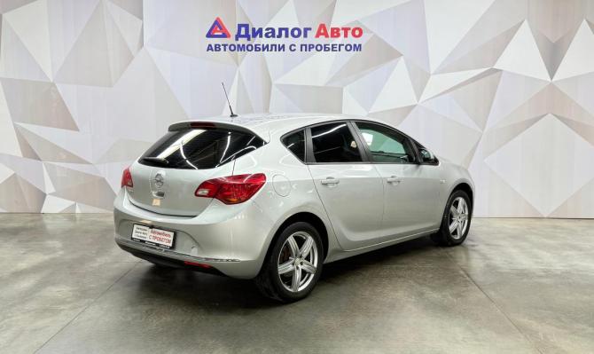Opel Astra J Рестайлинг с пробегом 2013 года, цена 560 000 рублей, 220132 км, хэтчбек, Автокод Объявления