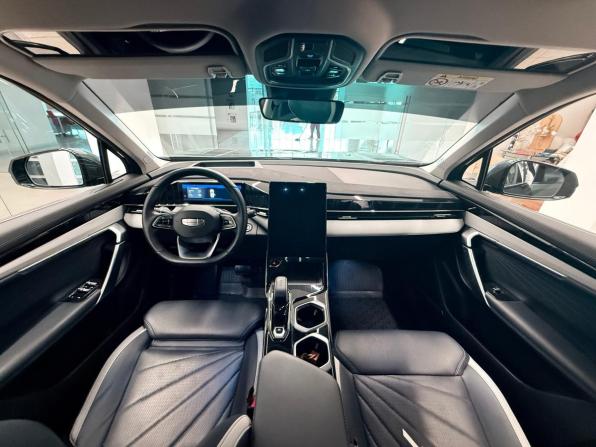 Geely Atlas II с пробегом 2025 года, цена 3 200 000 рублей, 14600 км, внедорожник, Автокод Объявления