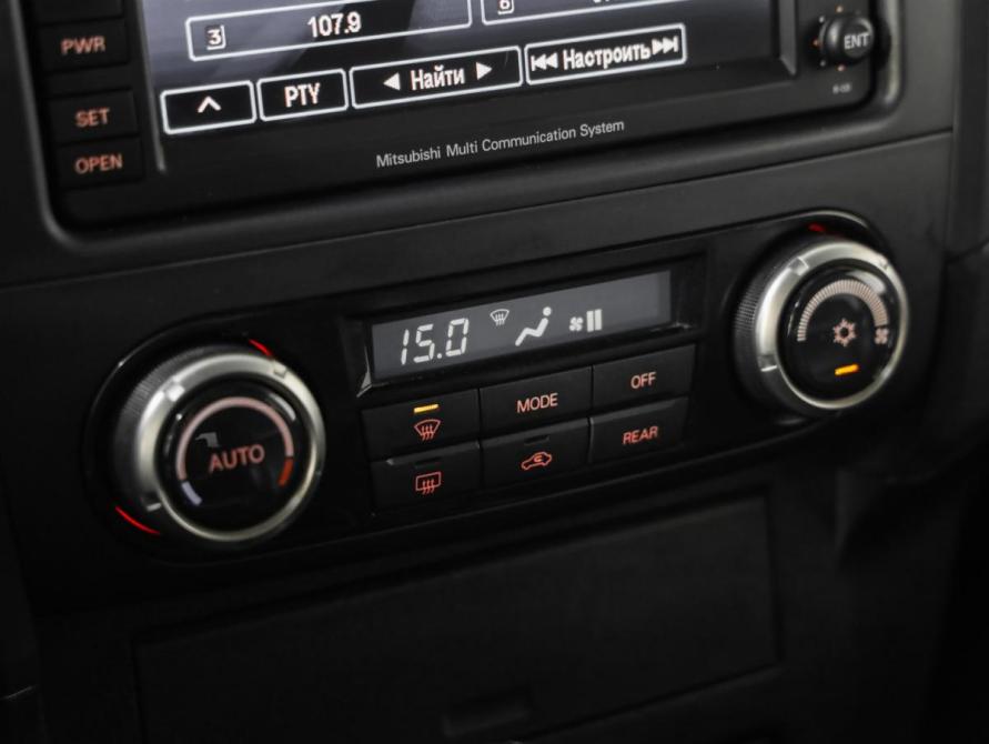 Mitsubishi Pajero IV Рестайлинг 1 Санкт-Петербург  - изображение 16