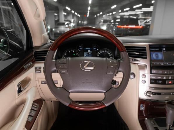Lexus LX III Рестайлинг с пробегом 2013 года, цена 4 950 000 рублей, 142855 км, внедорожник, Автокод Объявления