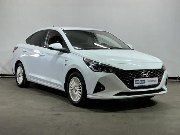 Hyundai Solaris II Рестайлинг с пробегом 2020 года, цена 1 590 000 рублей, 135697 км, седан, Автокод Объявления
